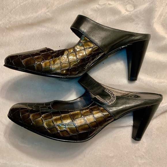 NEW Brighton Beau Mules Sz 7.5 Italy Patent Leather Olive Bronze Crocodile - Picture 4 of 16